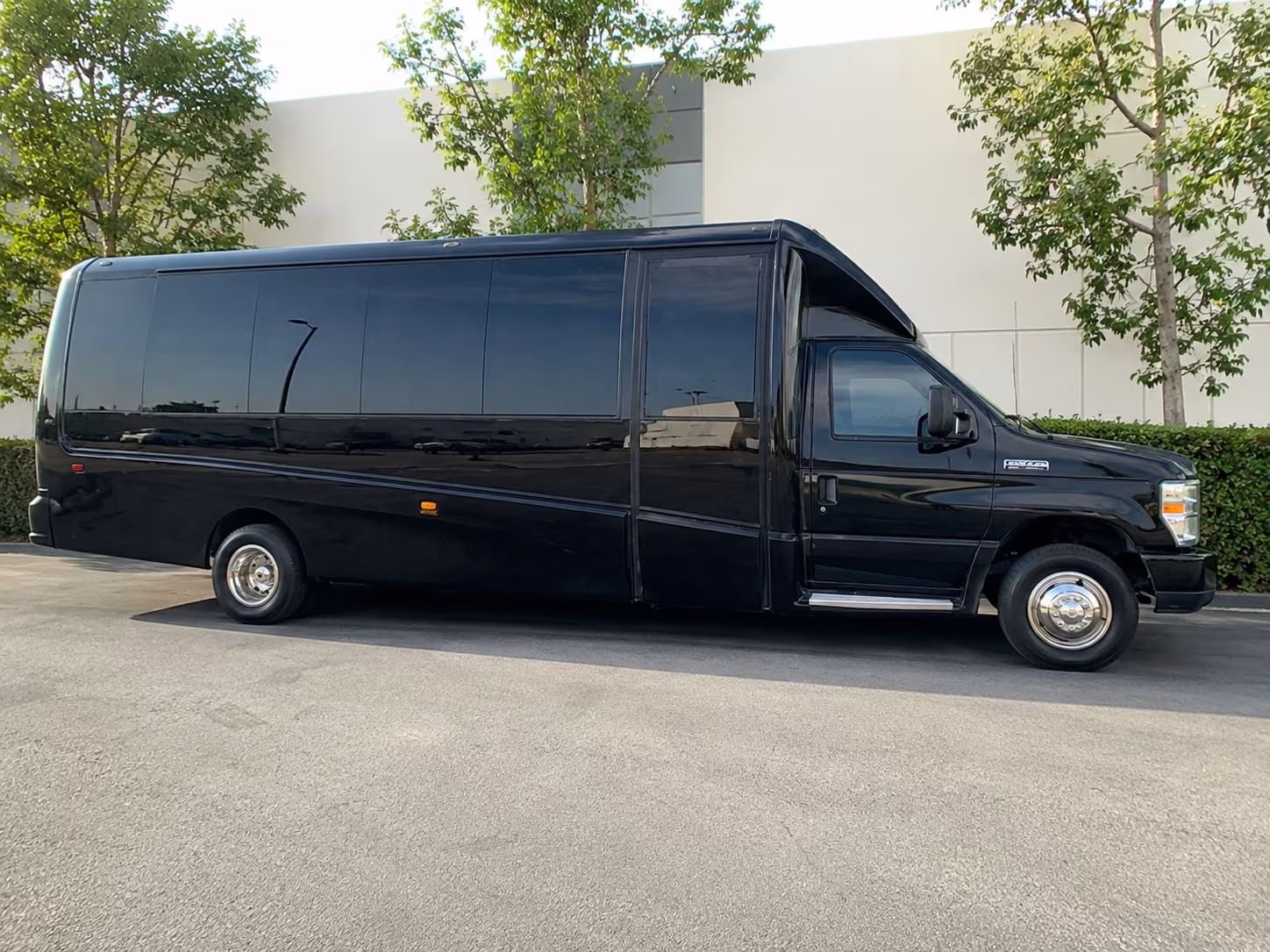 bus rentals for bands and performers traveling through huntsville