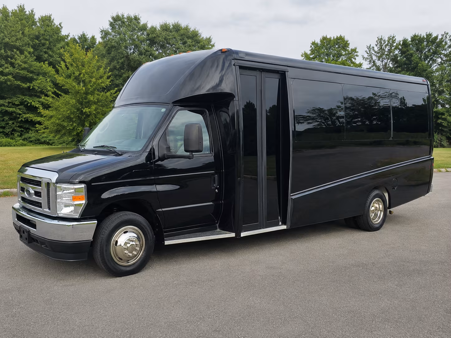 buses for huntsville area zoo aquarium and living science field trips