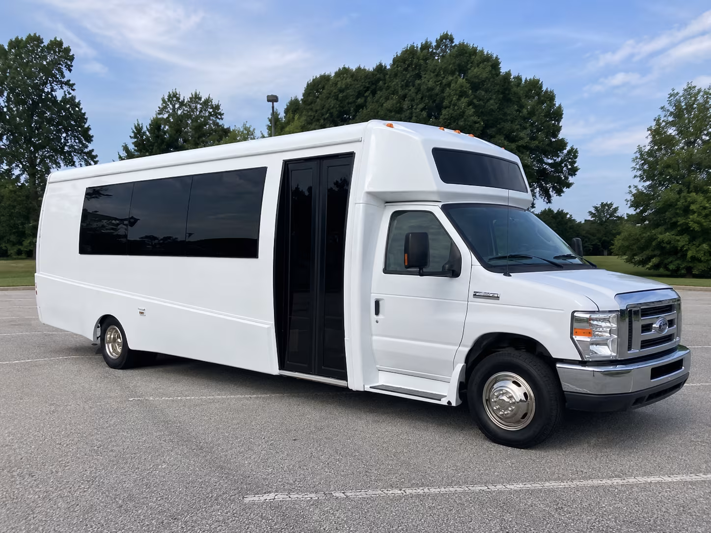 huntsville 18 passenger party bus