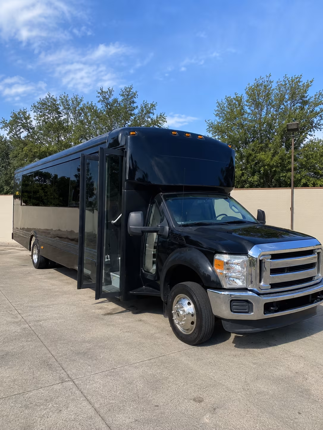huntsville 20 passenger party bus