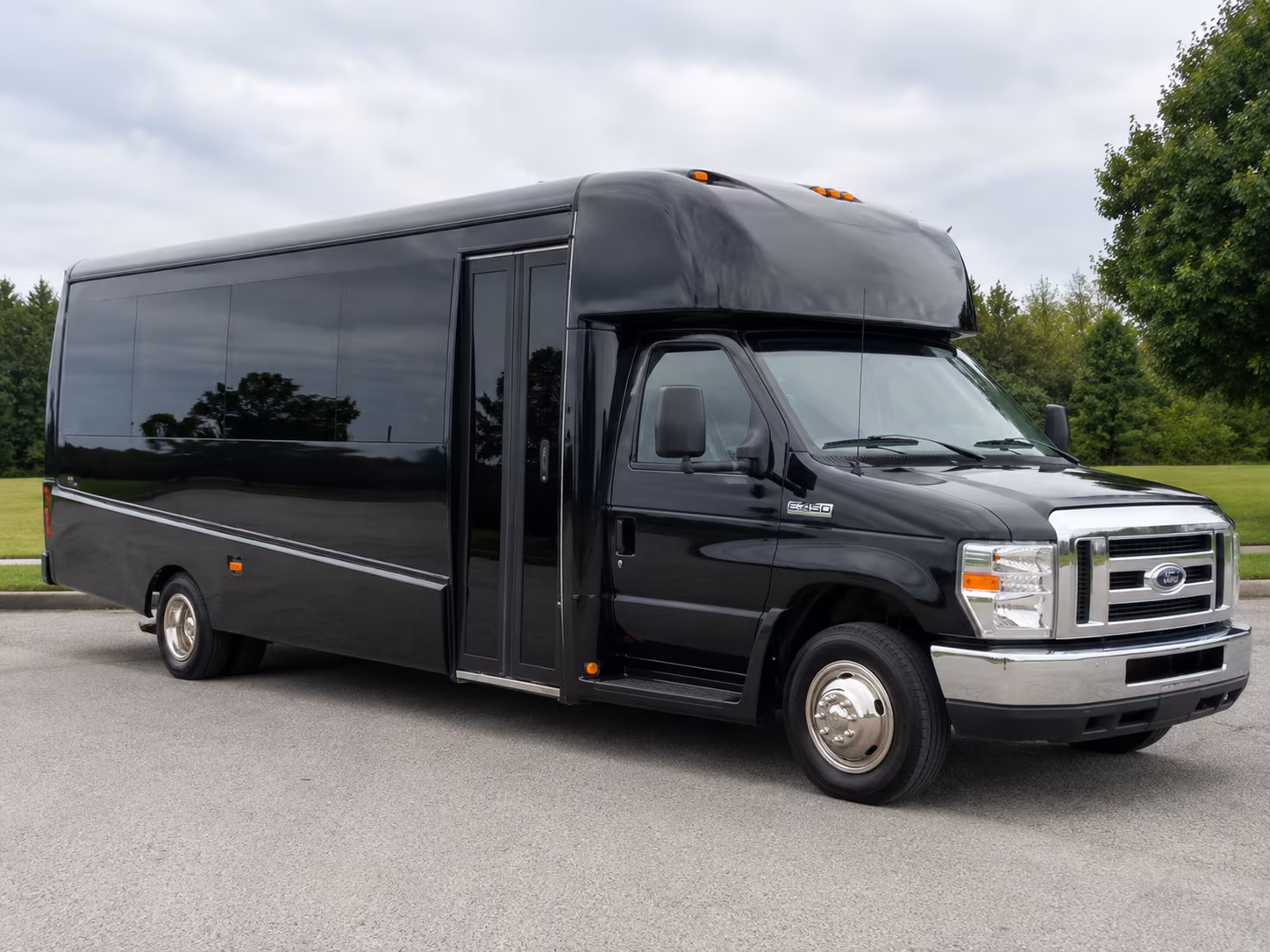 minibuses for elementary and middle school field trips around huntsville