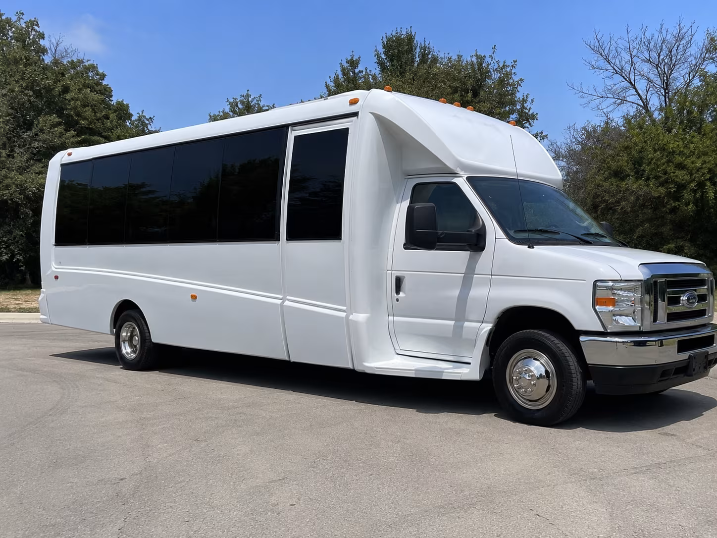 party buses and charter buses for huntsville motorsports and speedway events